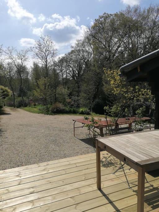 Chalet En Pleine Nature Au Bord D'Un Etang Lanvallay Εξωτερικό φωτογραφία