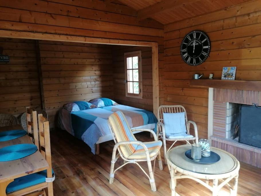Chalet En Pleine Nature Au Bord D'Un Etang Lanvallay Εξωτερικό φωτογραφία